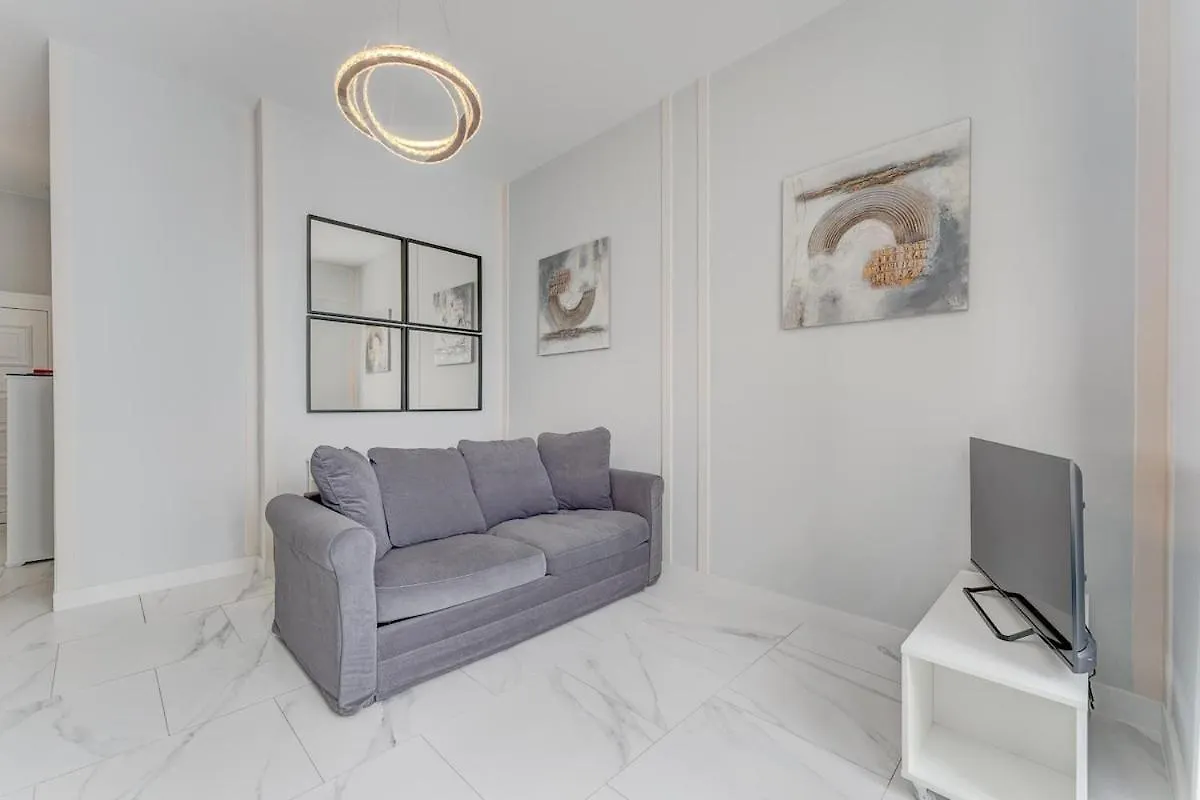First Line Apartment With An Ocean View 아데제 0*,
